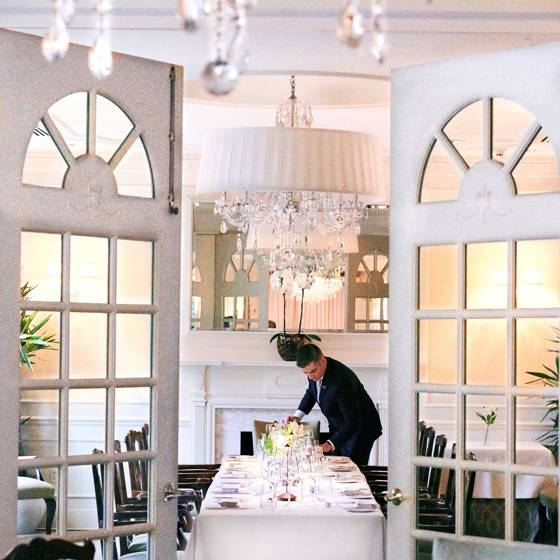 With room rates starting at $3, the property introduces Washington, DC's first air-conditioned dining room, as well as an English tap room, pharmacy, and the use of radios, among other amenities.